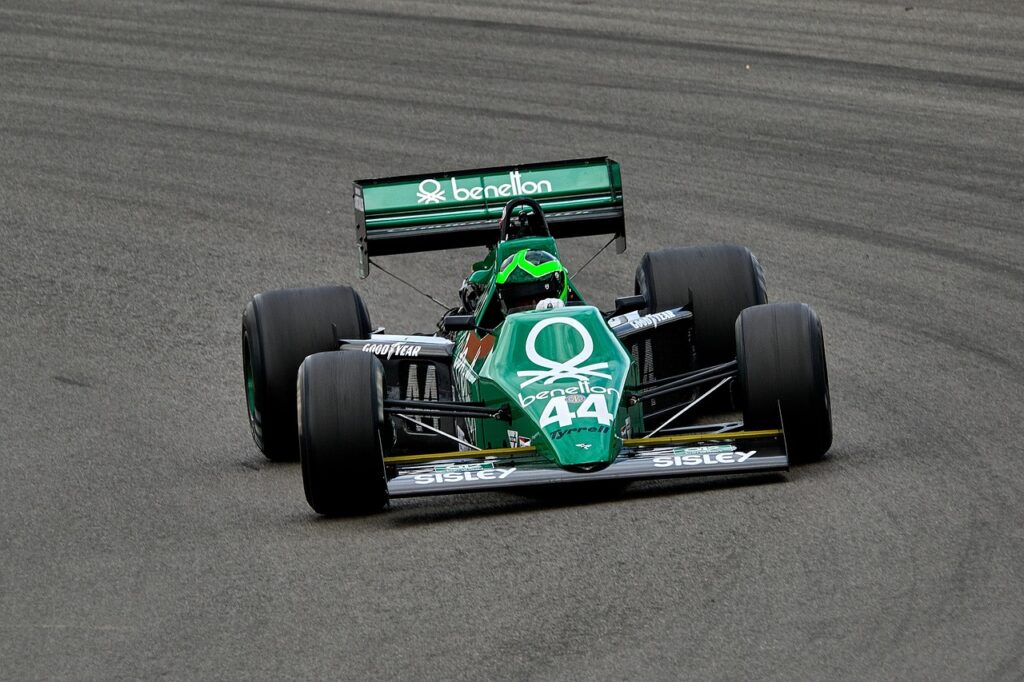F1 qualifying Formula 1 car on track